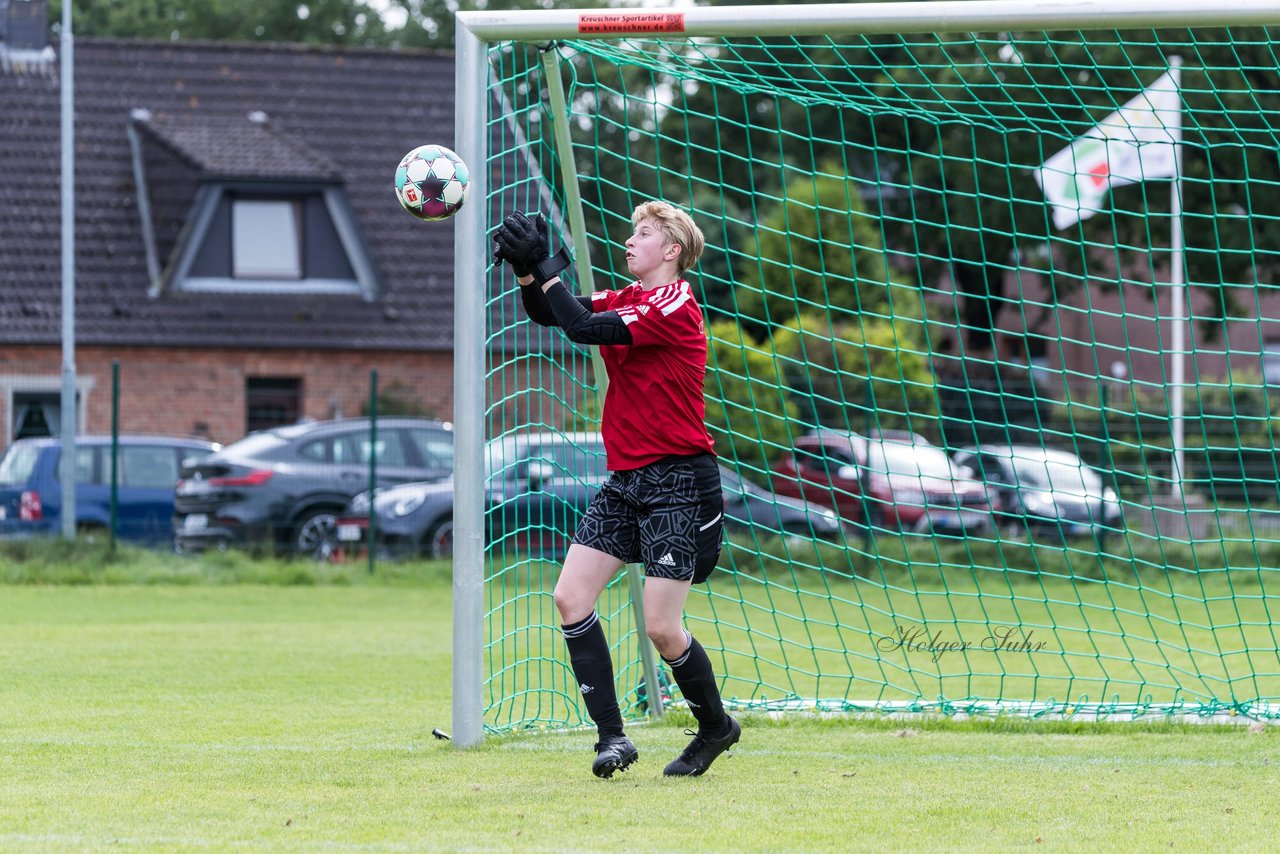 Bild 121 - F SV Boostedt - SV Fortuna St. Juergen : Ergebnis: 2:1